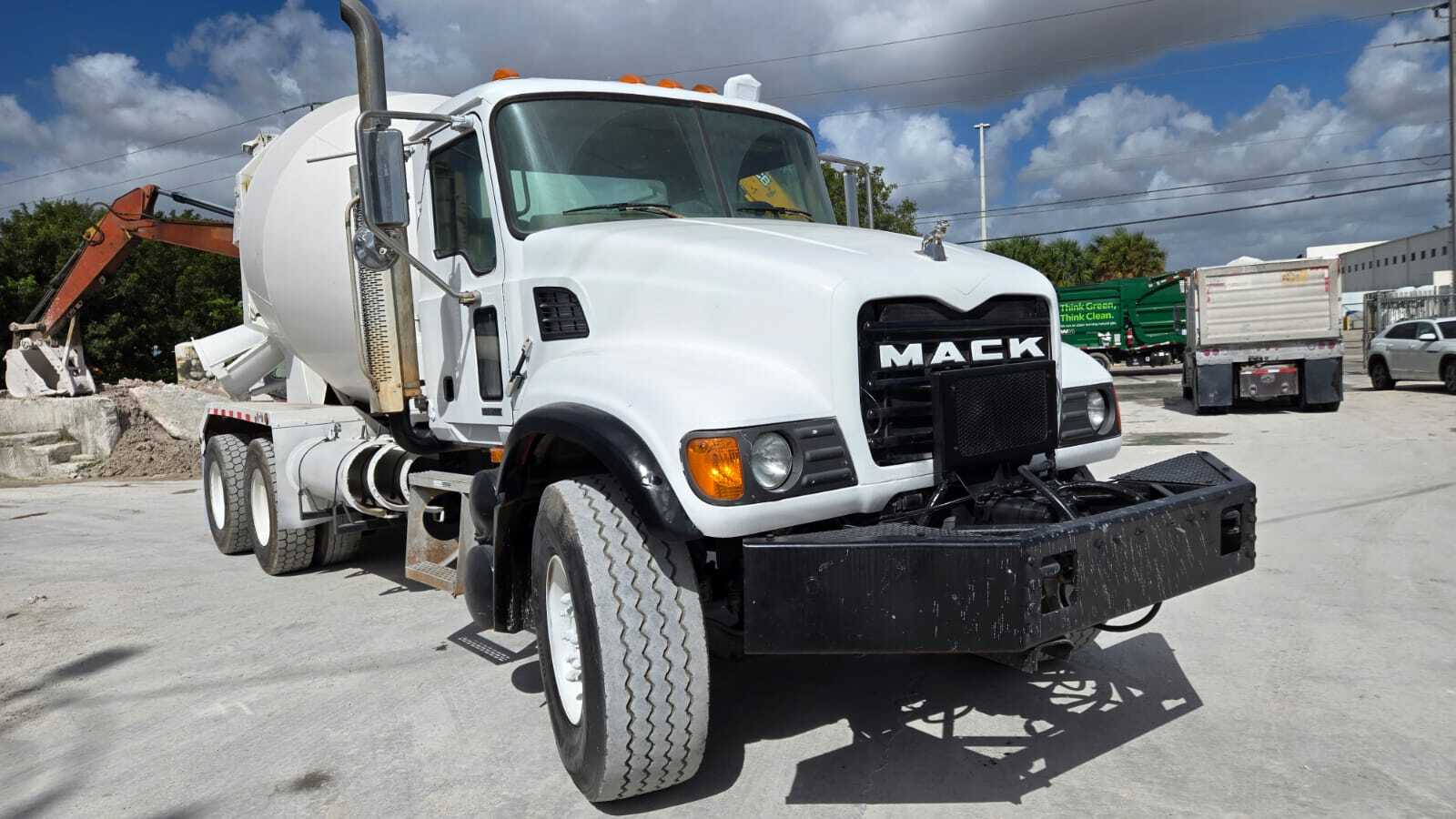 2007 MACK CV613 in Miami, FL