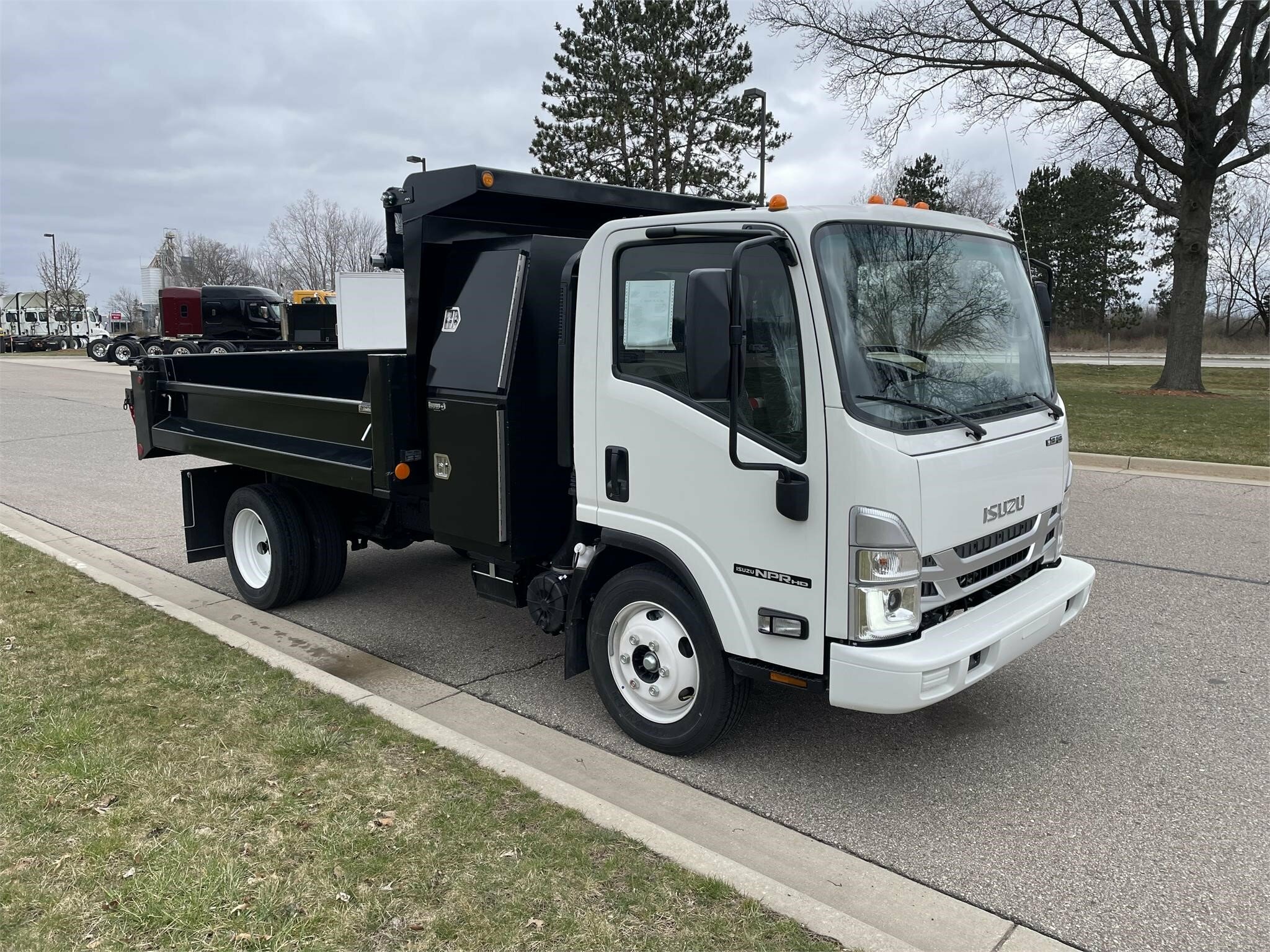 2018 ISUZU NPR HD in Hartford, CT