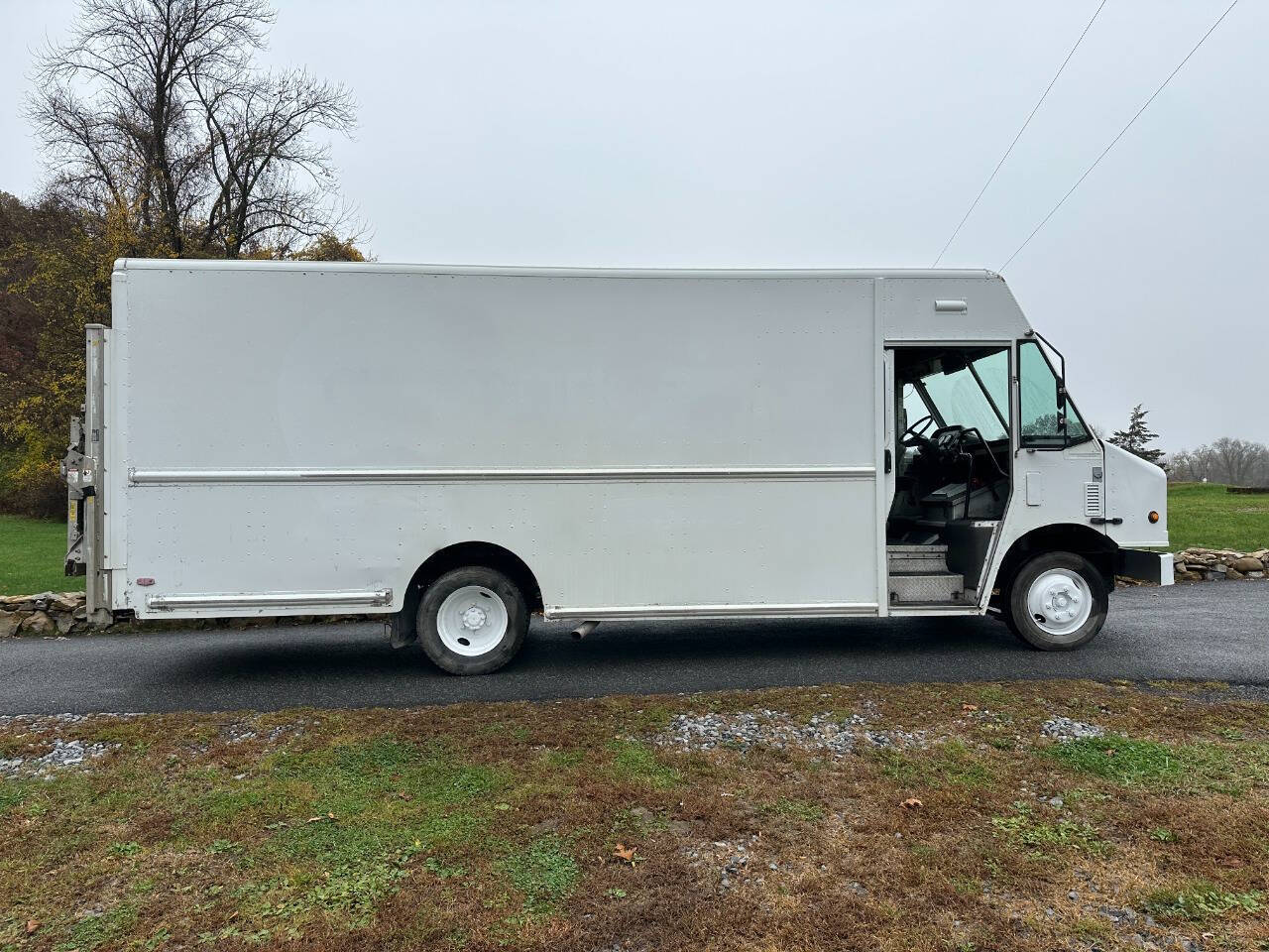 2008 FREIGHTLINER MT45 Chassis in Lafayette, NJ