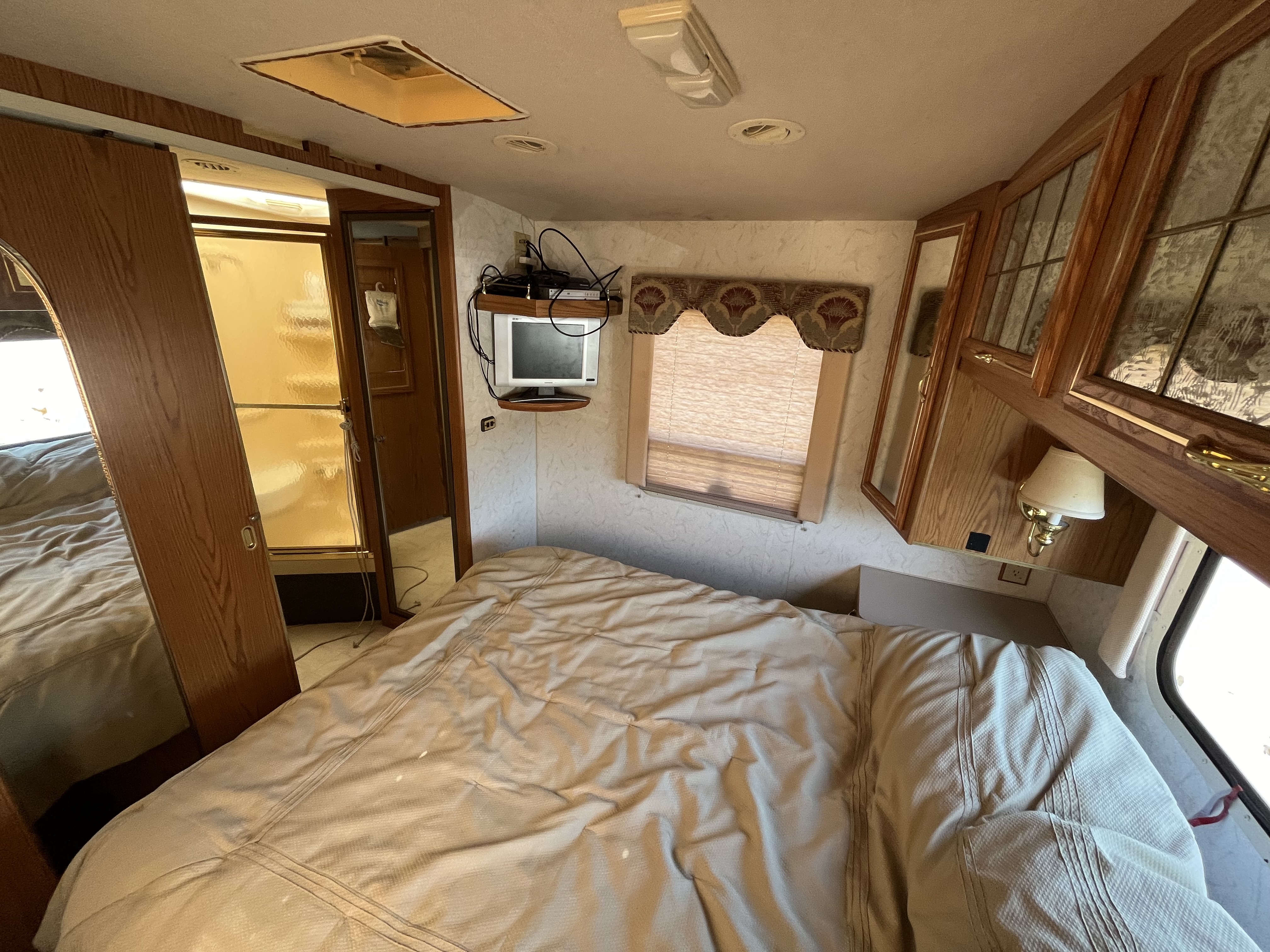 Used 1997 Winnebago Adventurer 30wq in Clarksville, TN 5033904991