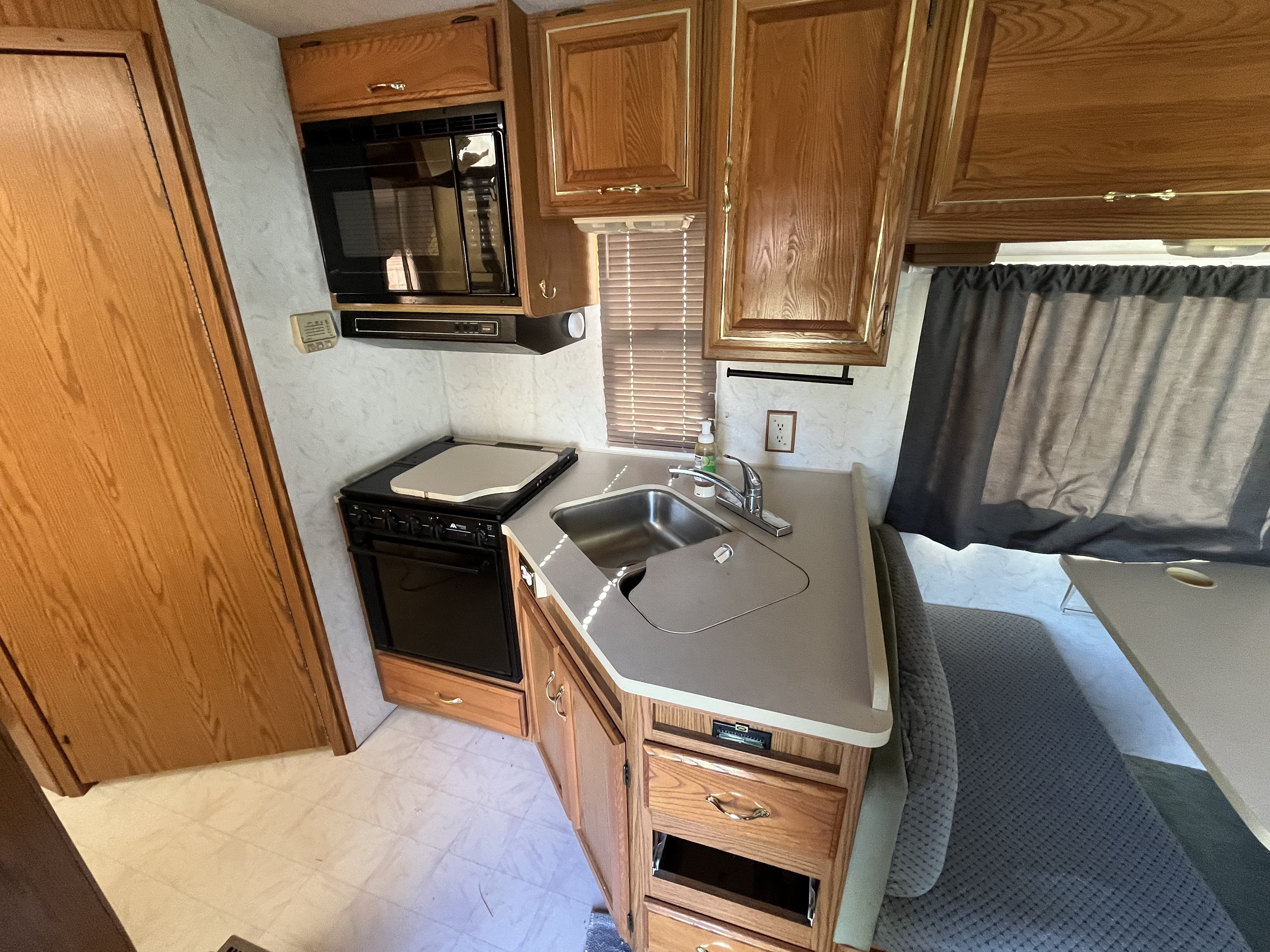 Used 1997 Winnebago Adventurer 30wq in Clarksville, TN 5033904991