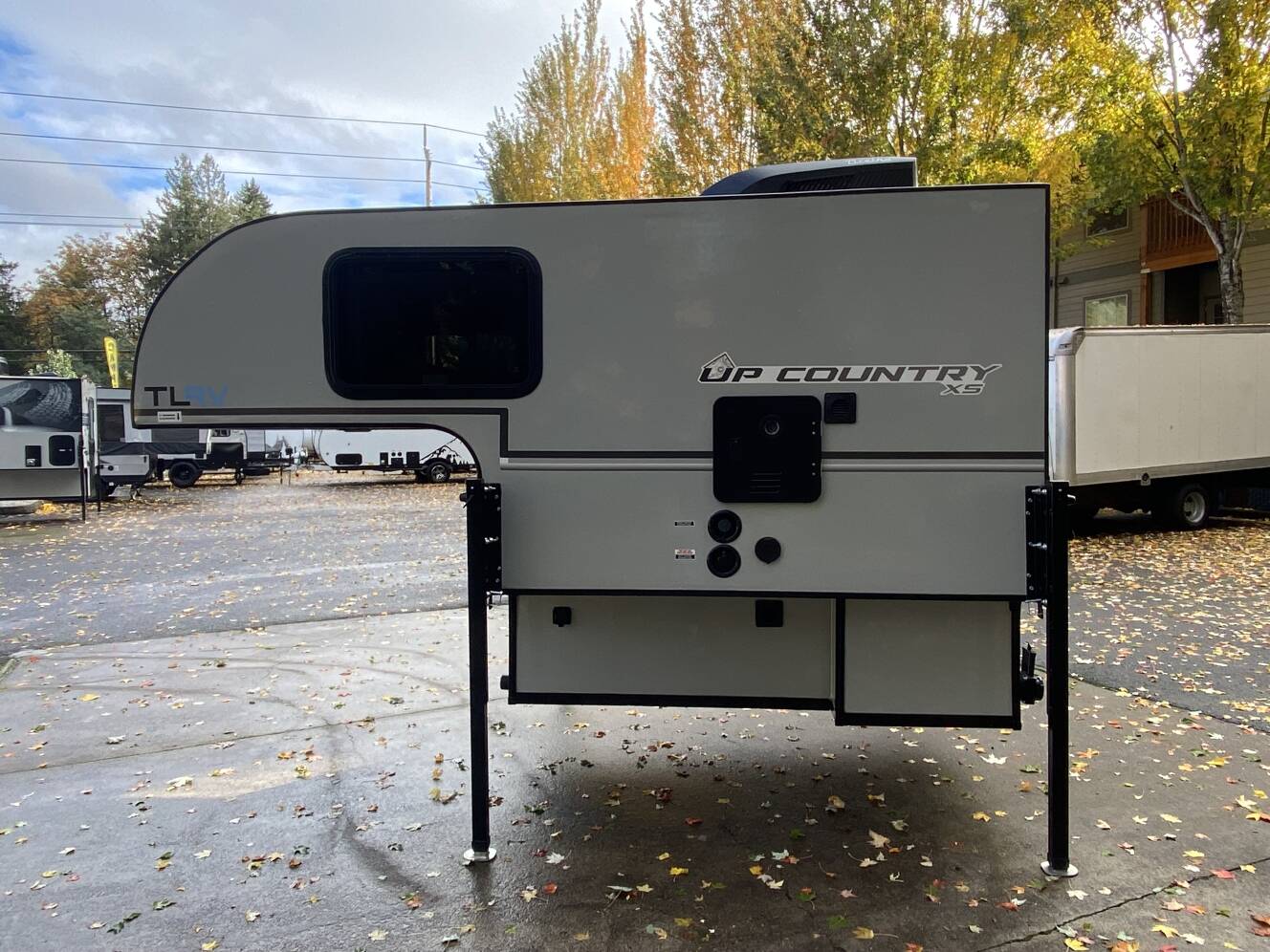A photo of this 2025 Travel Lite UP COUNTRY 550U-XS