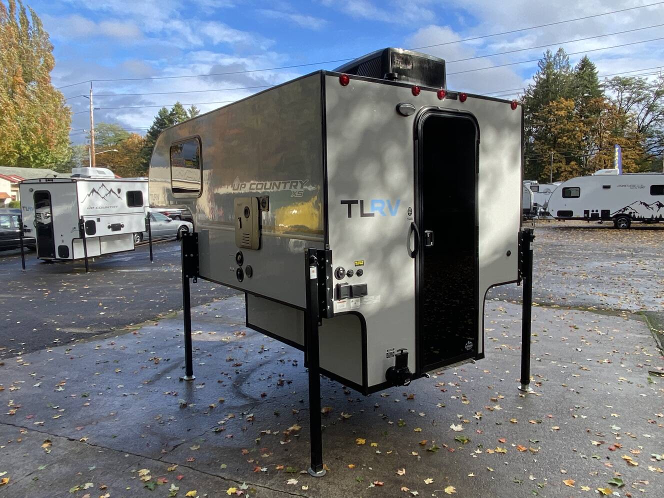 A photo of this 2025 Travel Lite UP COUNTRY 550U-XS