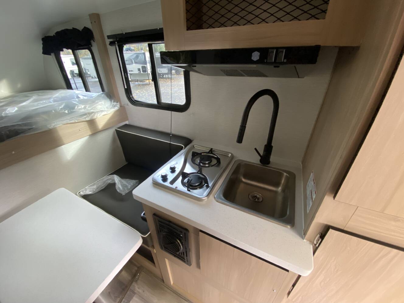 A photo of this 2025 Travel Lite UP COUNTRY 550U-XS
