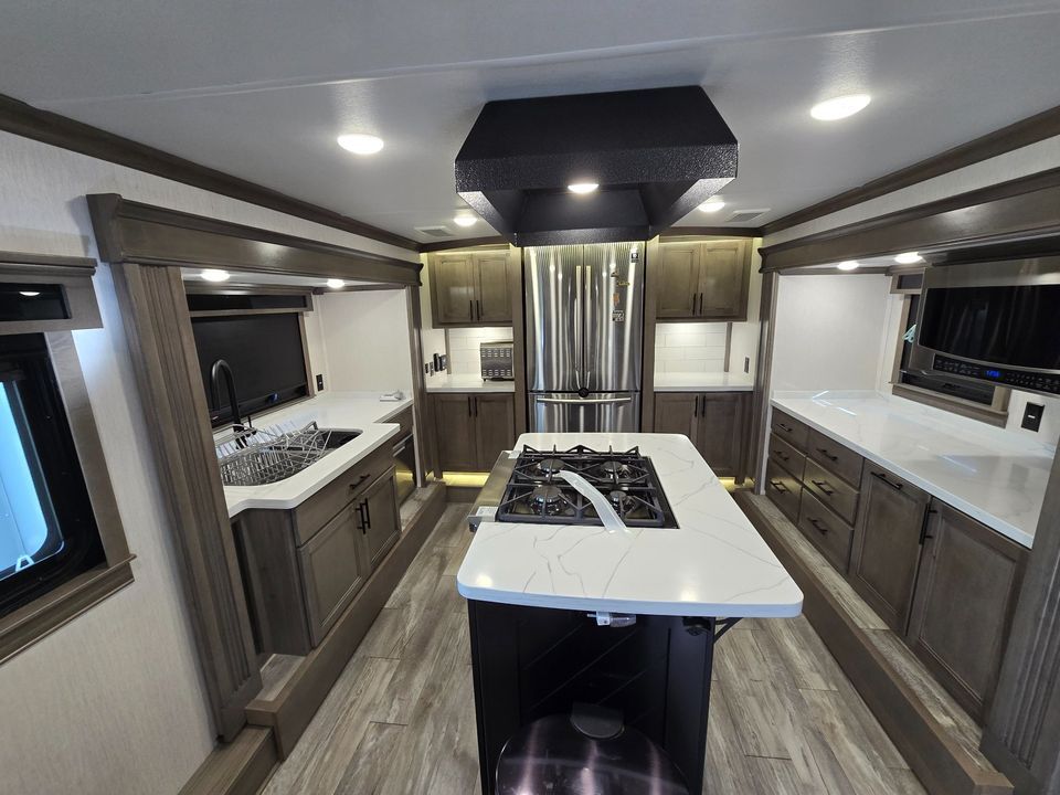 2021 Forest River RIVERSTONE 42FSKG RV