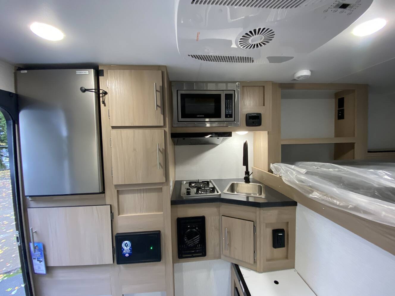 A photo of this 2025 Travel Lite UP COUNTRY 650U