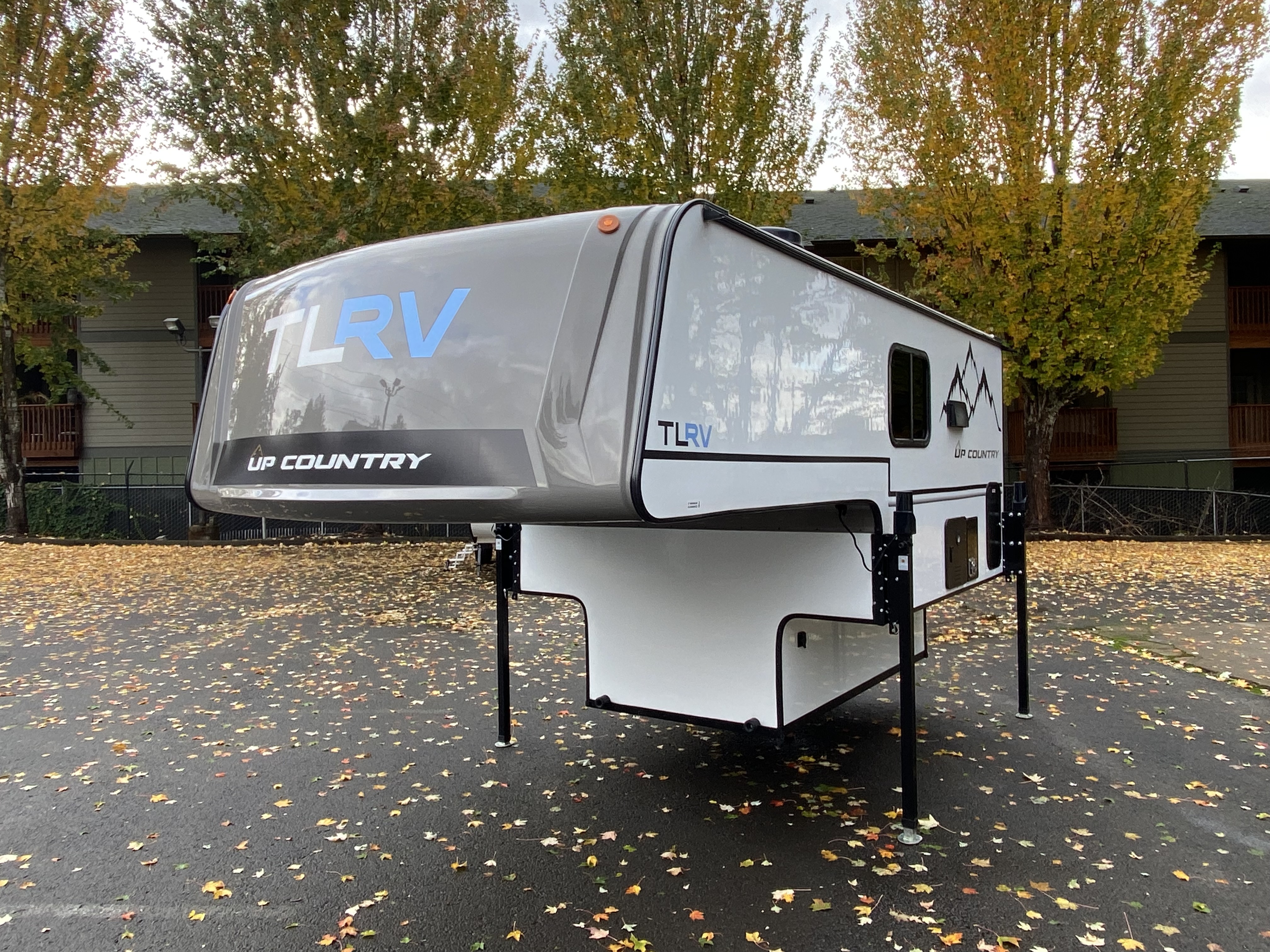 2025 Travel Lite UP COUNTRY 775U in tualatin OR