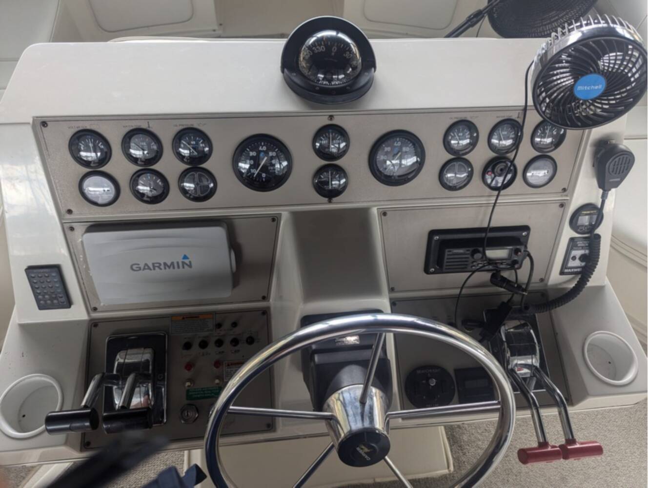 A photo of this 1997 Carver Santego 380