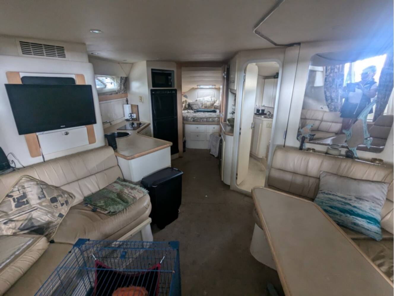 A photo of this 1997 Carver Santego 380