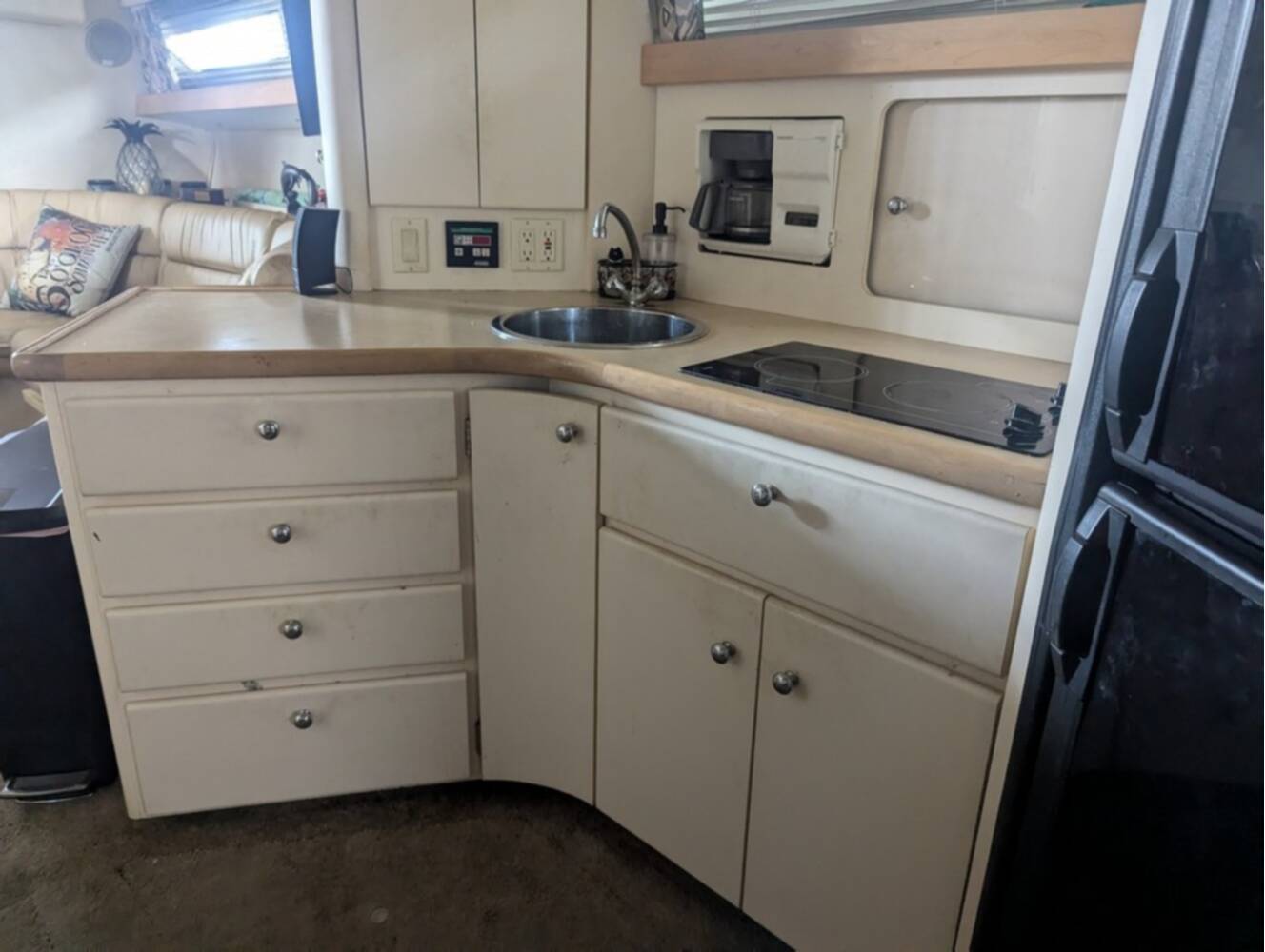 A photo of this 1997 Carver Santego 380
