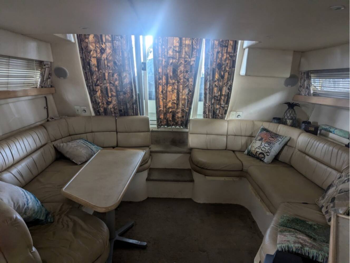 A photo of this 1997 Carver Santego 380