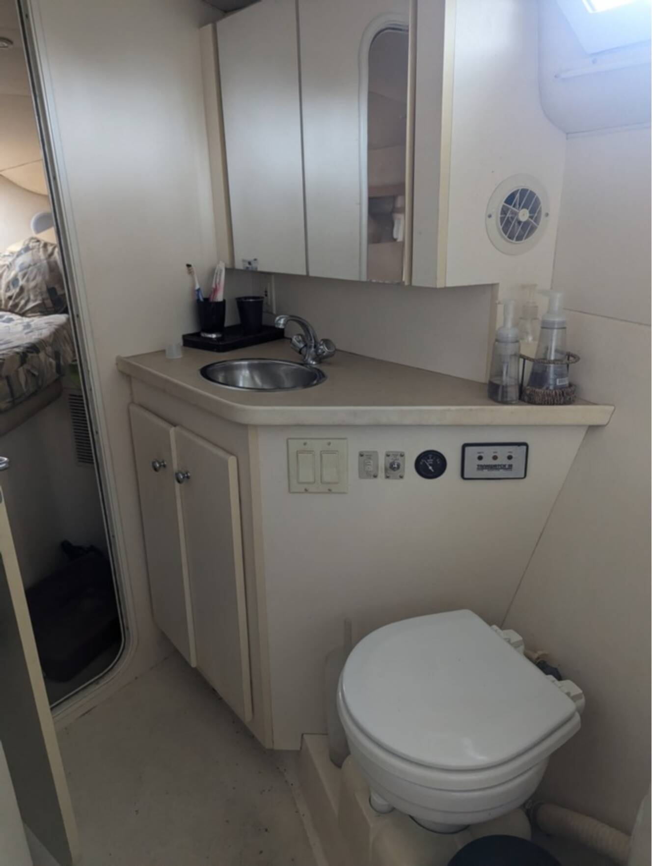 A photo of this 1997 Carver Santego 380