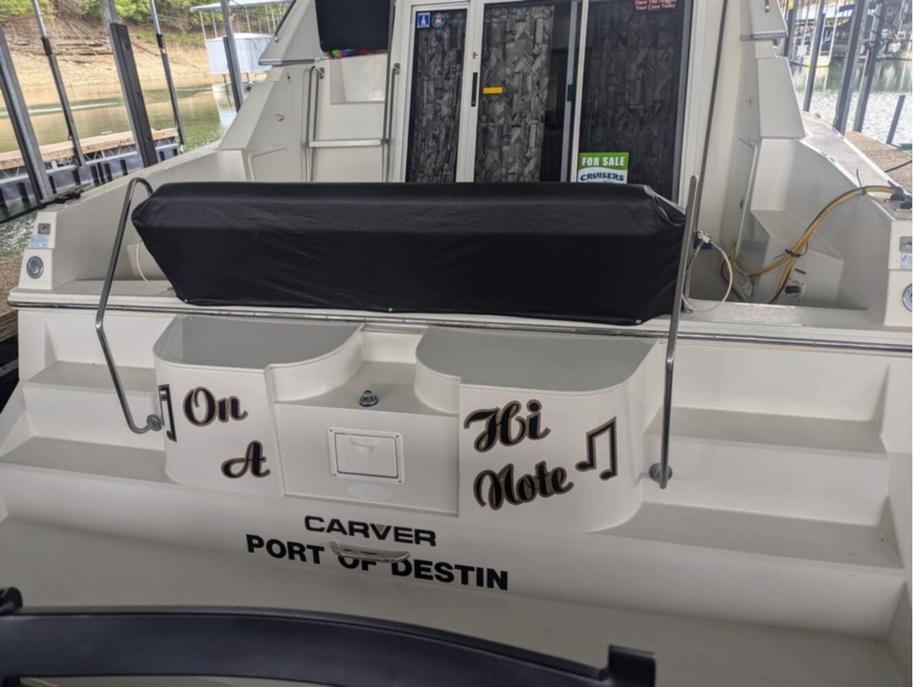 A photo of this 1997 Carver Santego 380