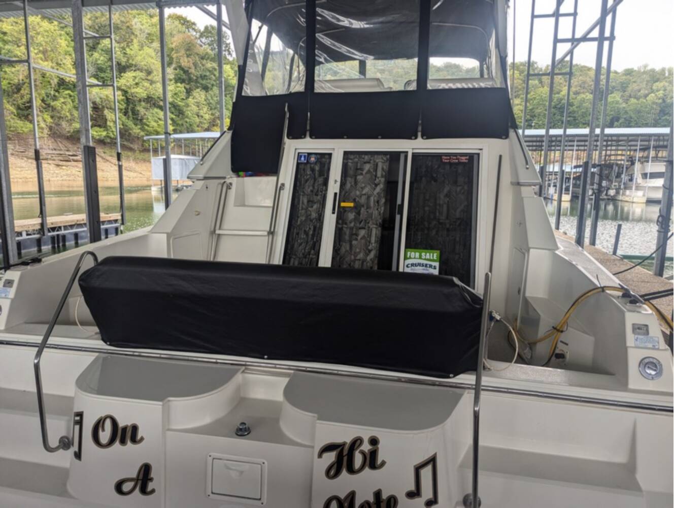 A photo of this 1997 Carver Santego 380