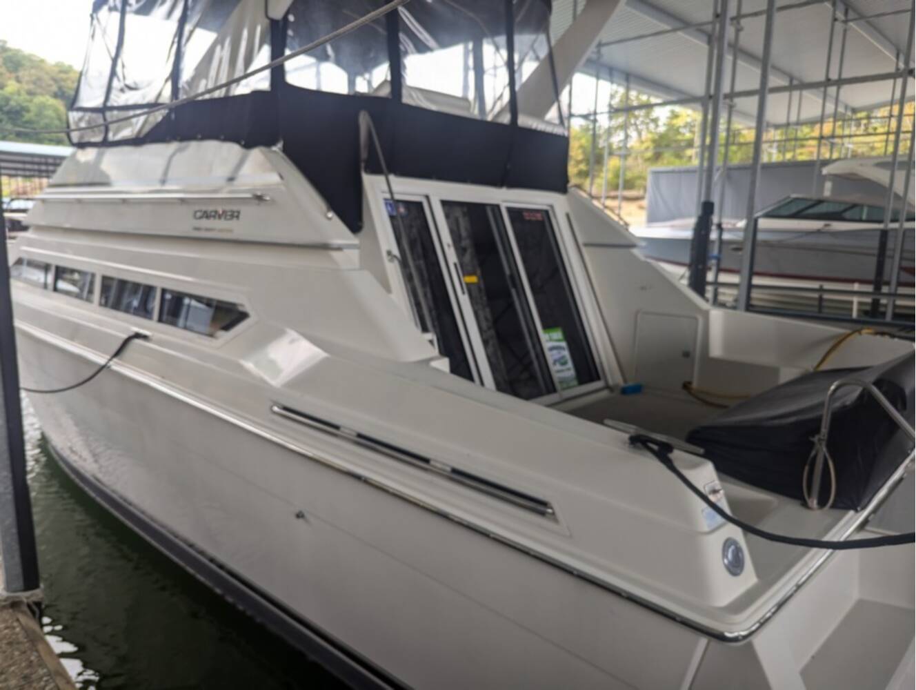 A photo of this 1997 Carver Santego 380
