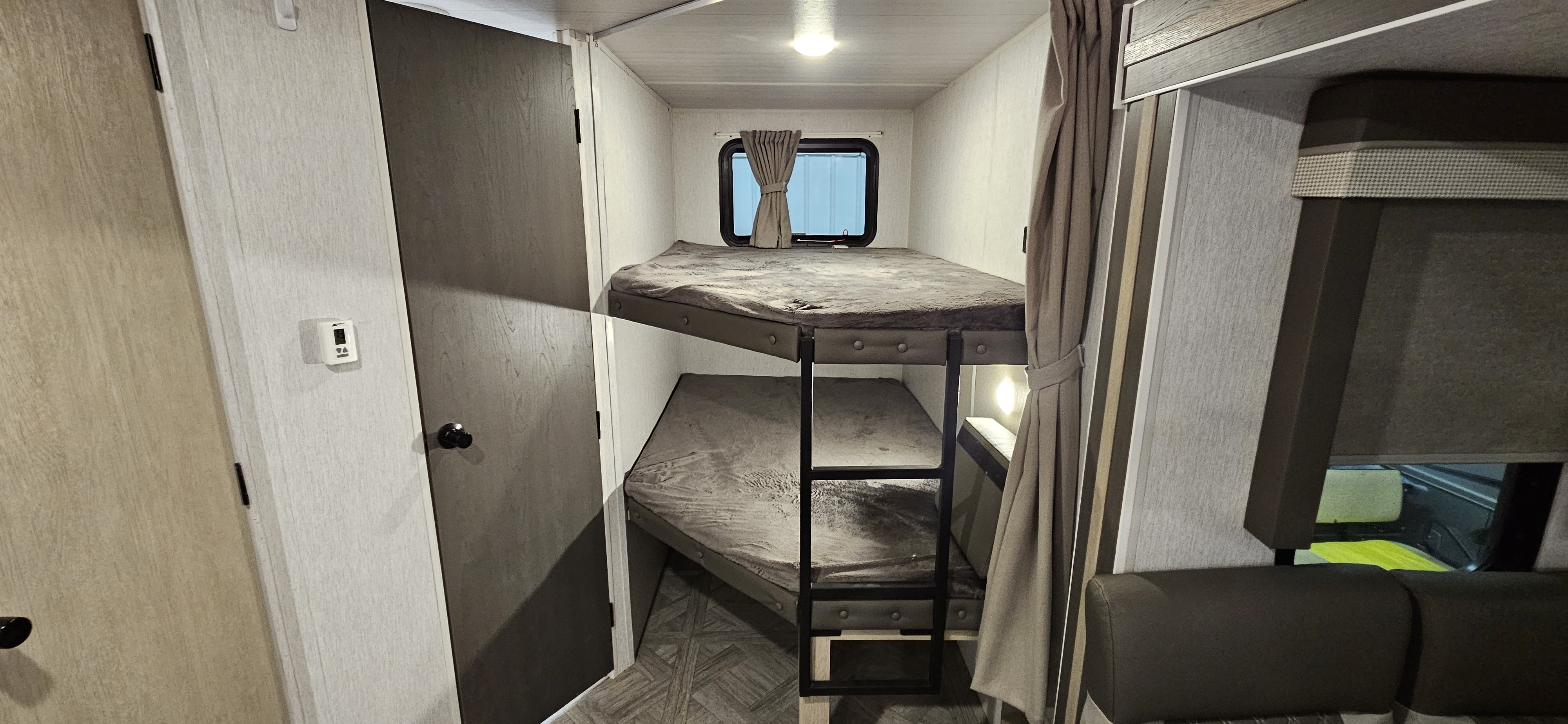 Used 2023 Salem 26DBUD 26DBUD For Sale in Beatrice, NE 5033917757