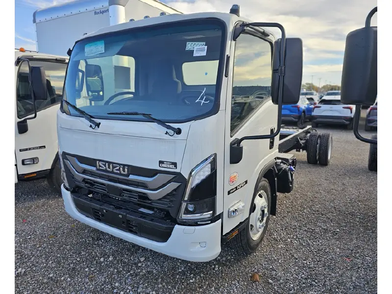 2025 ISUZU NRR