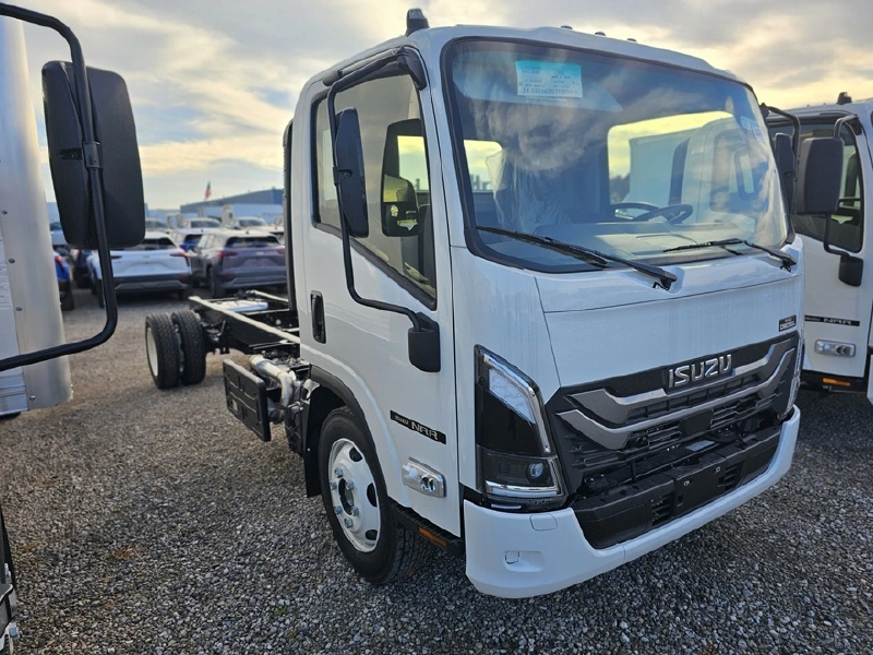 2025 ISUZU NRR