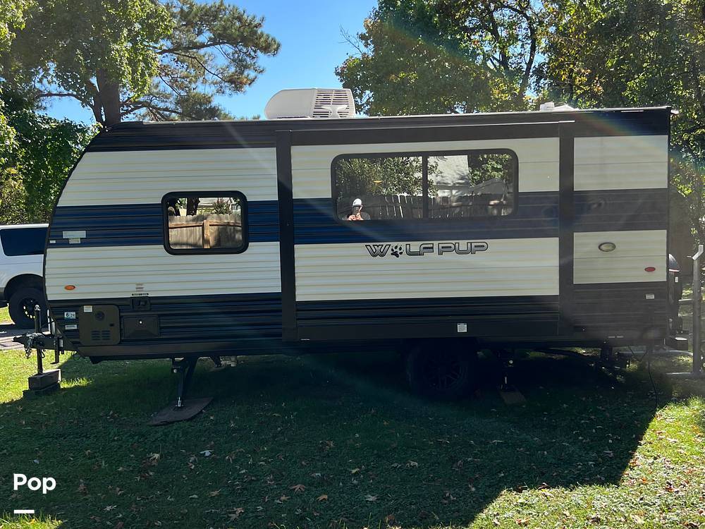Gypsy&sons 「MELTON RVS VERSITY JK」 Cherokee Wolf Pup Black Label Trailers For Sale | Walcott IA