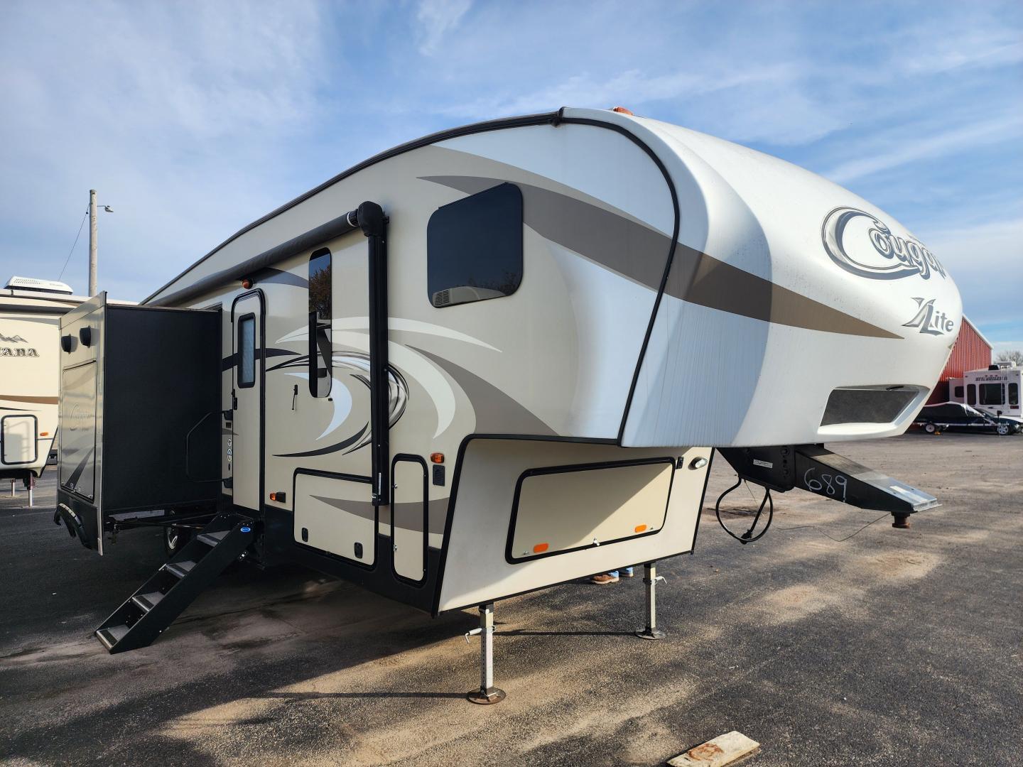 2017 Keystone Cougar X-lite 28RKS in east peoria IL
