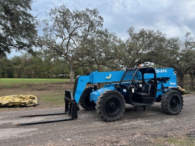 2015 GENIE GTH844 in Zephyrhills, FL