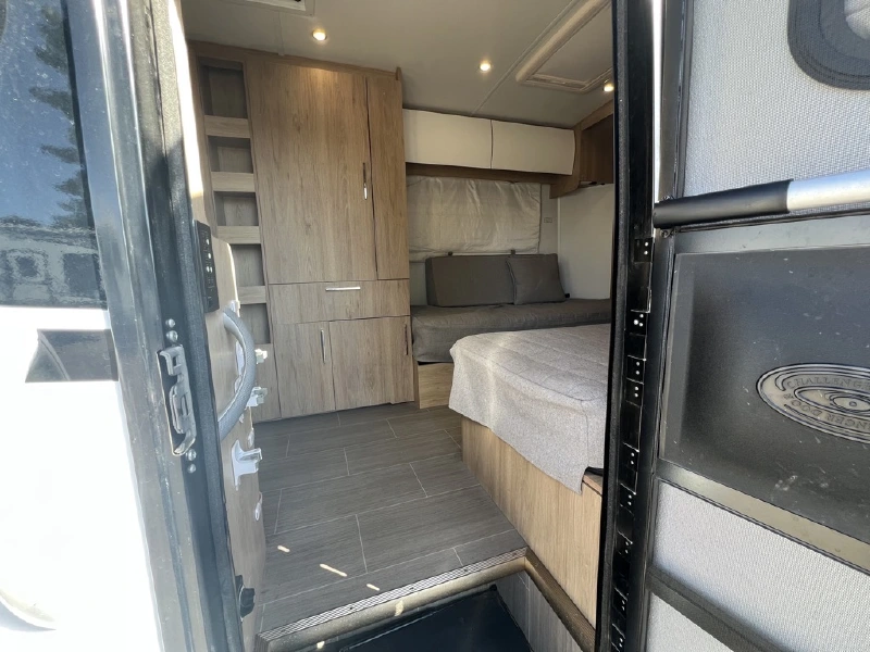 2020 LEISURE TRAVEL WONDER W24FTB