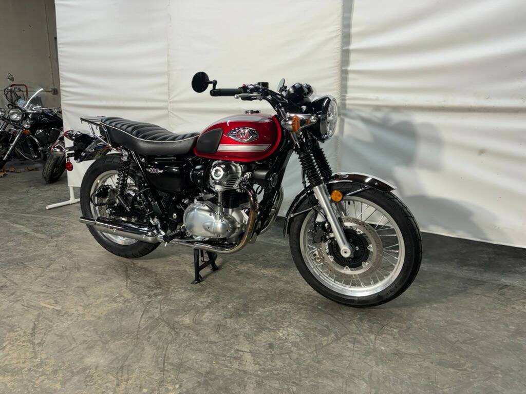 Used 2022 Kawasaki W800 Base For Sale in Cornwall Bridge, CT