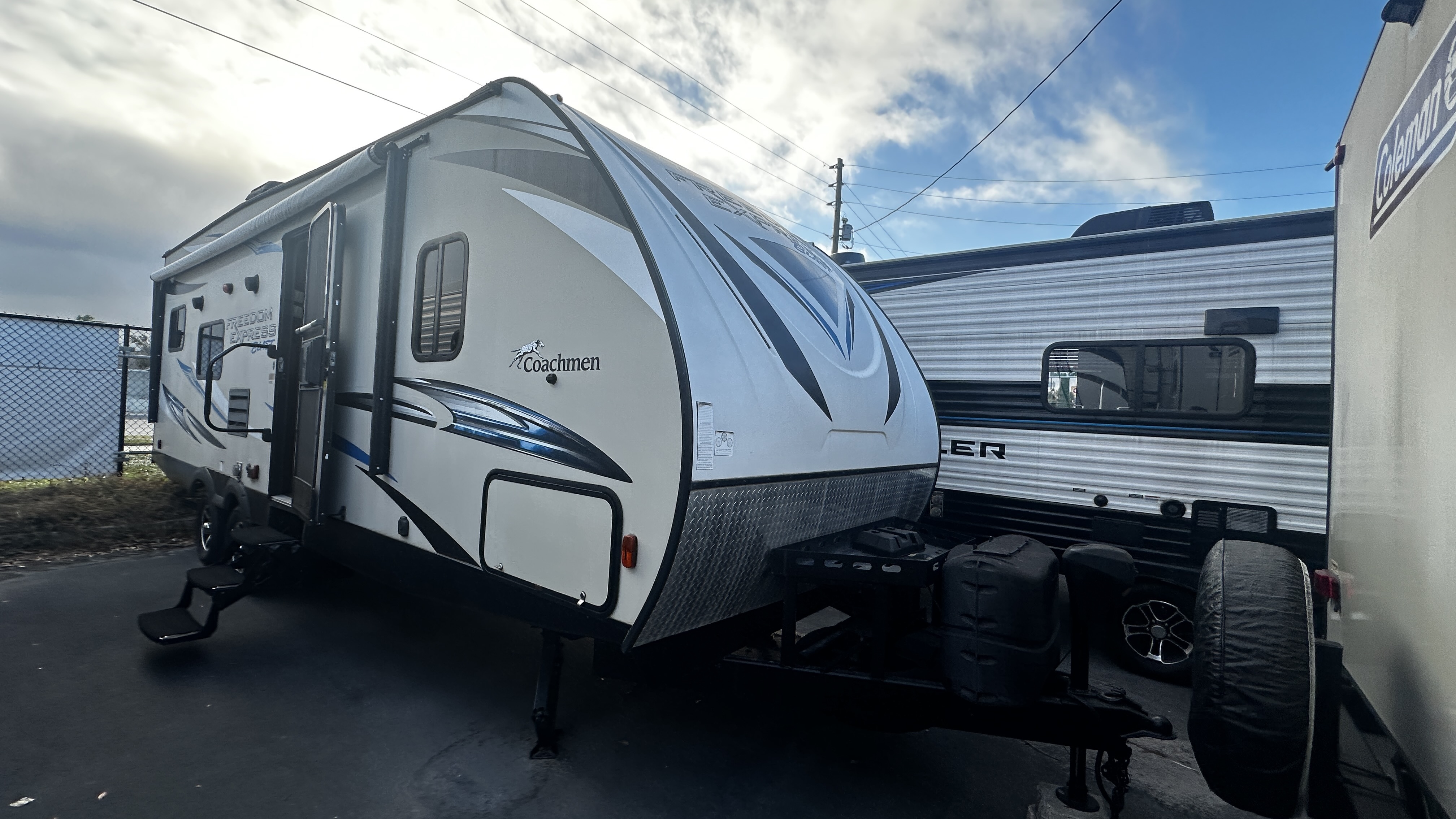 Used Freedom Express Toy Haulers For Sale Near 53405