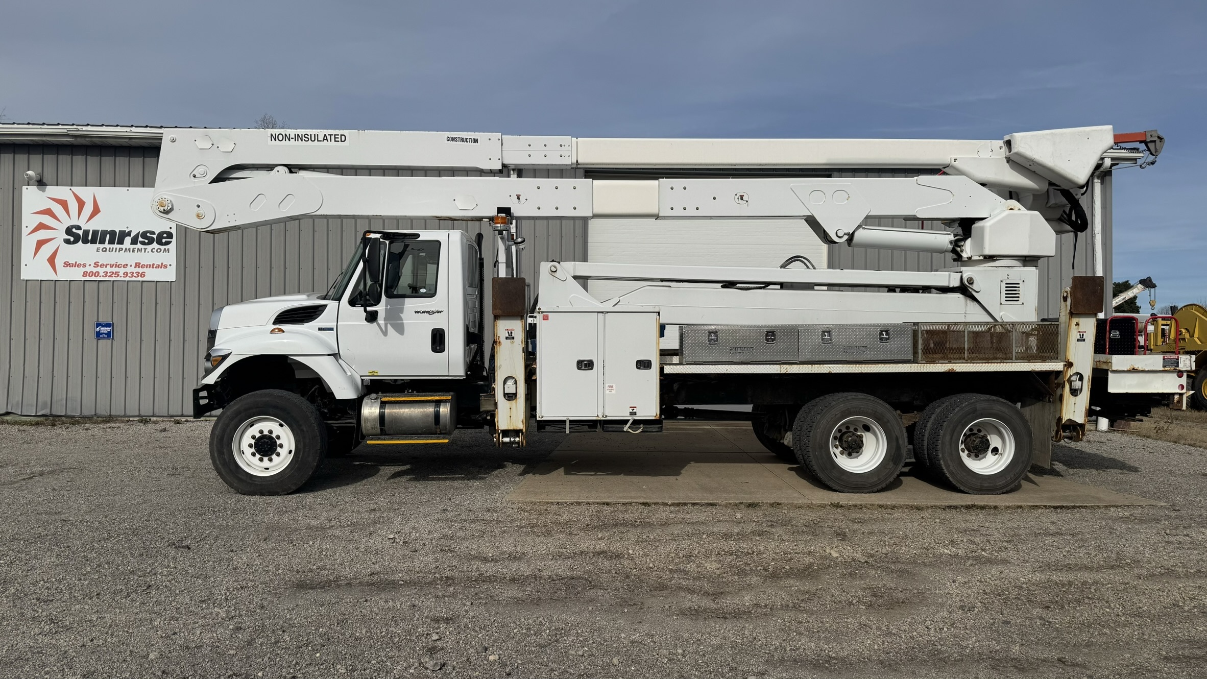 2015 INTERNATIONAL 7400 in Canton, OH