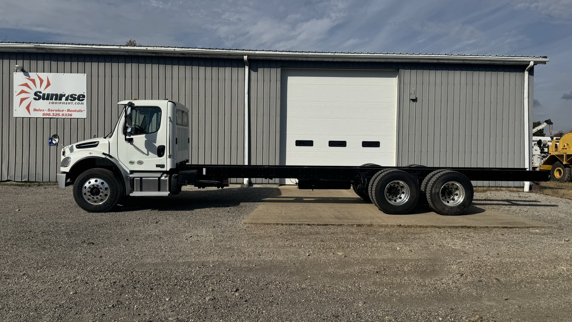 2025 FREIGHTLINER BUSINESS CLASS M2 106 in Canton, OH
