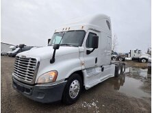 Commercial Truck Spotlight: Freightliner Cascadia image