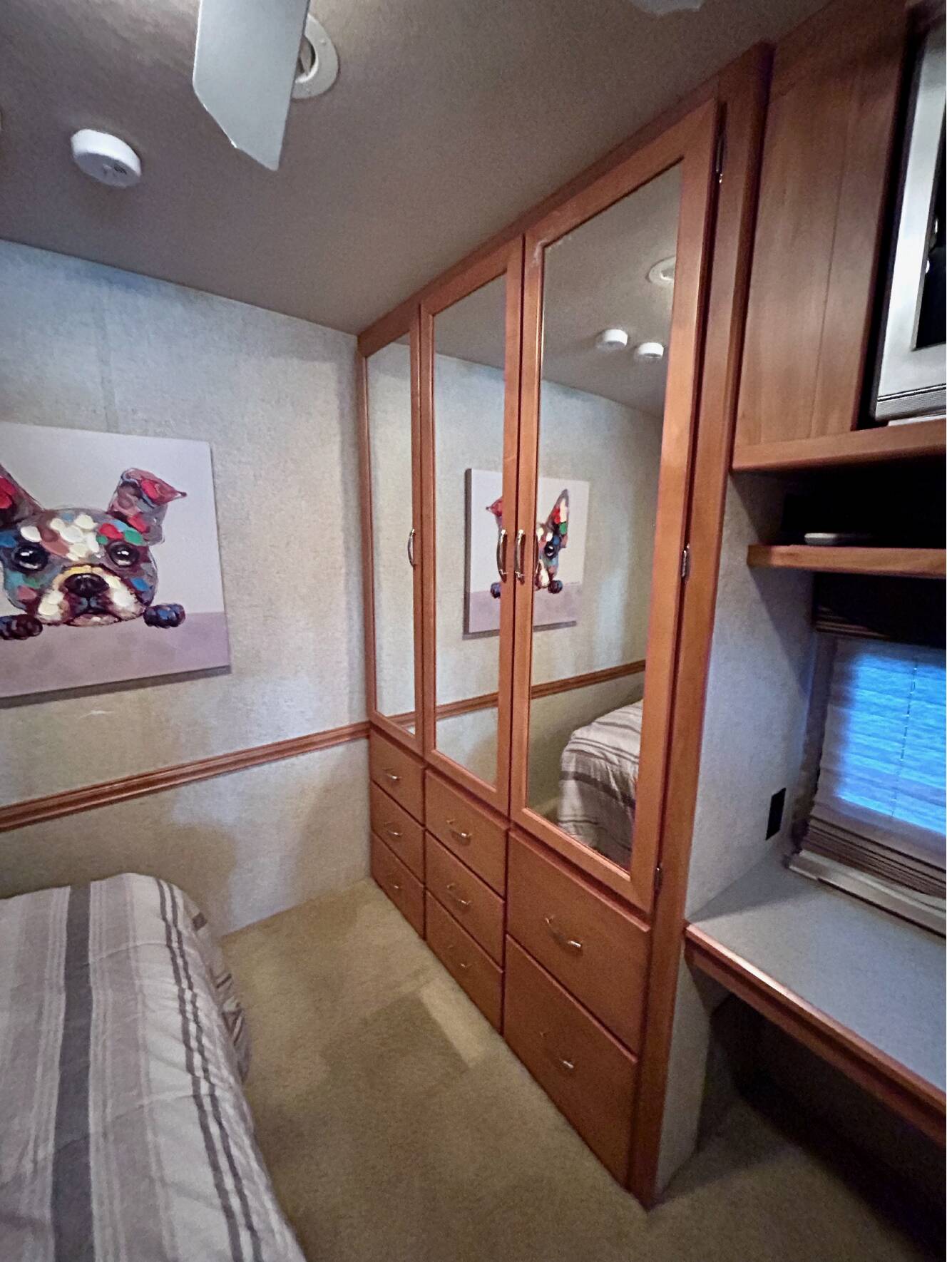 A photo of this 2006 Itasca SUNRISE33V