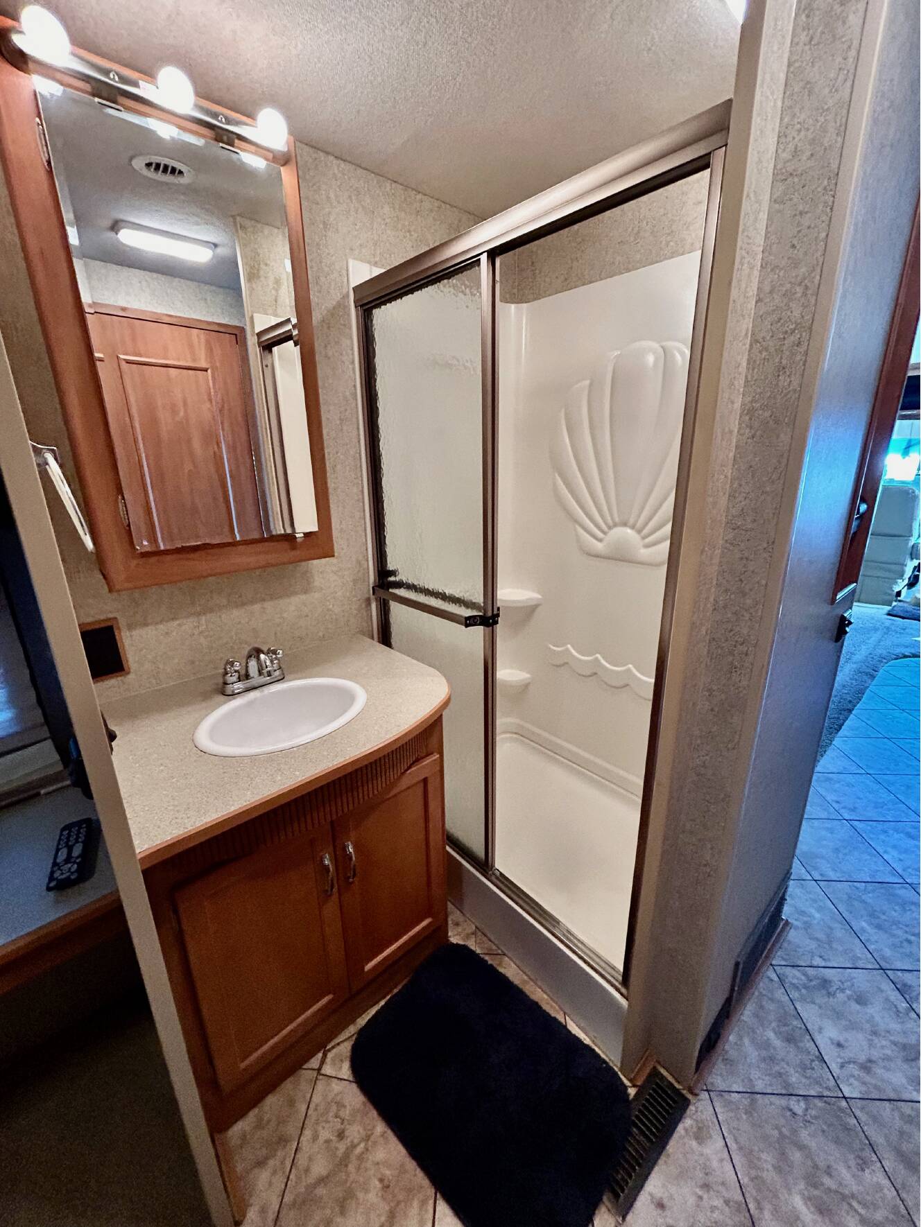 A photo of this 2006 Itasca SUNRISE33V