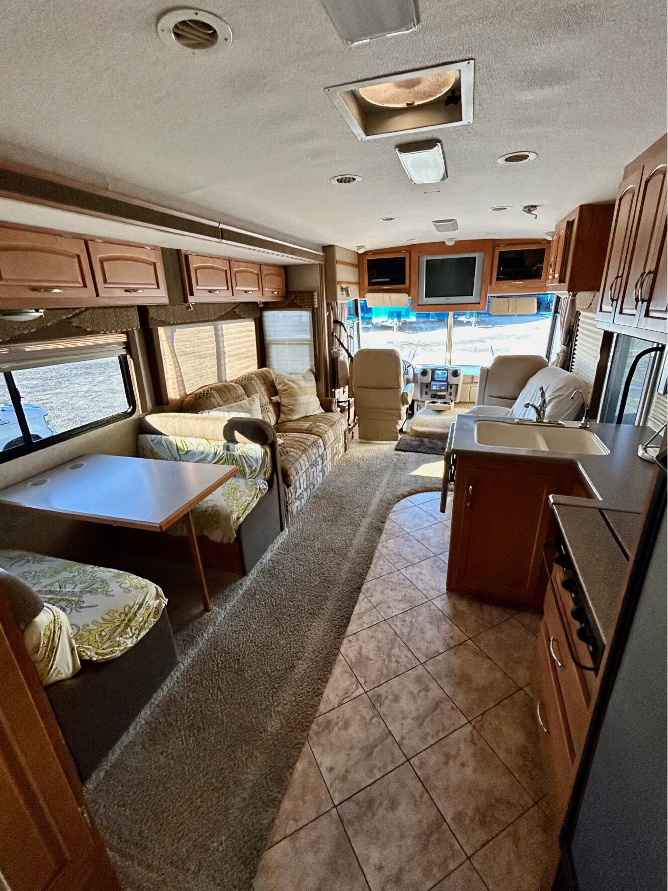 A photo of this 2006 Itasca SUNRISE33V