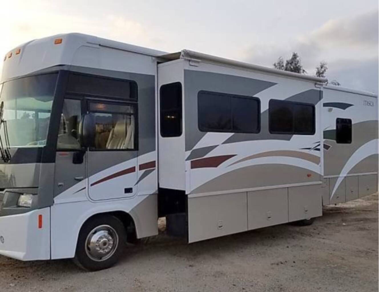 A photo of this 2006 Itasca SUNRISE33V