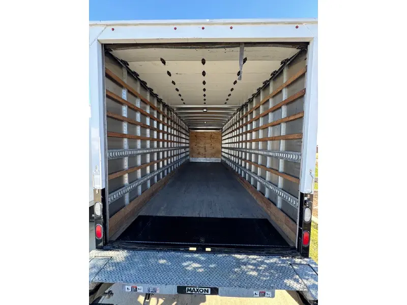 2022 FREIGHTLINER BUSINESS CLASS M2 106