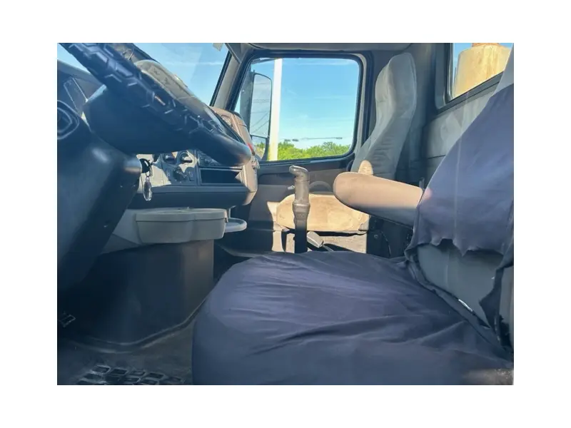 2007 VOLVO 670