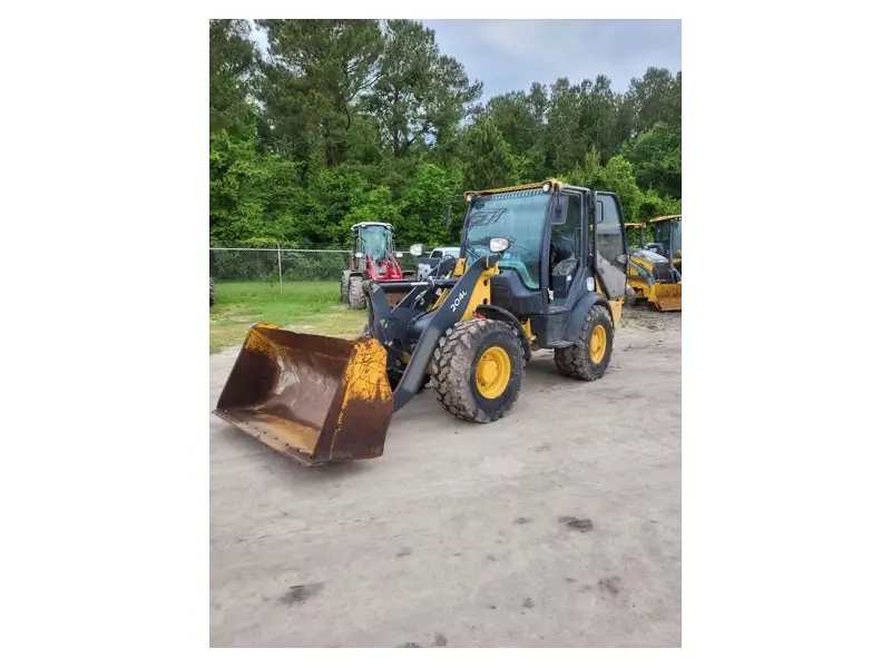 2018 JOHN DEERE 204L