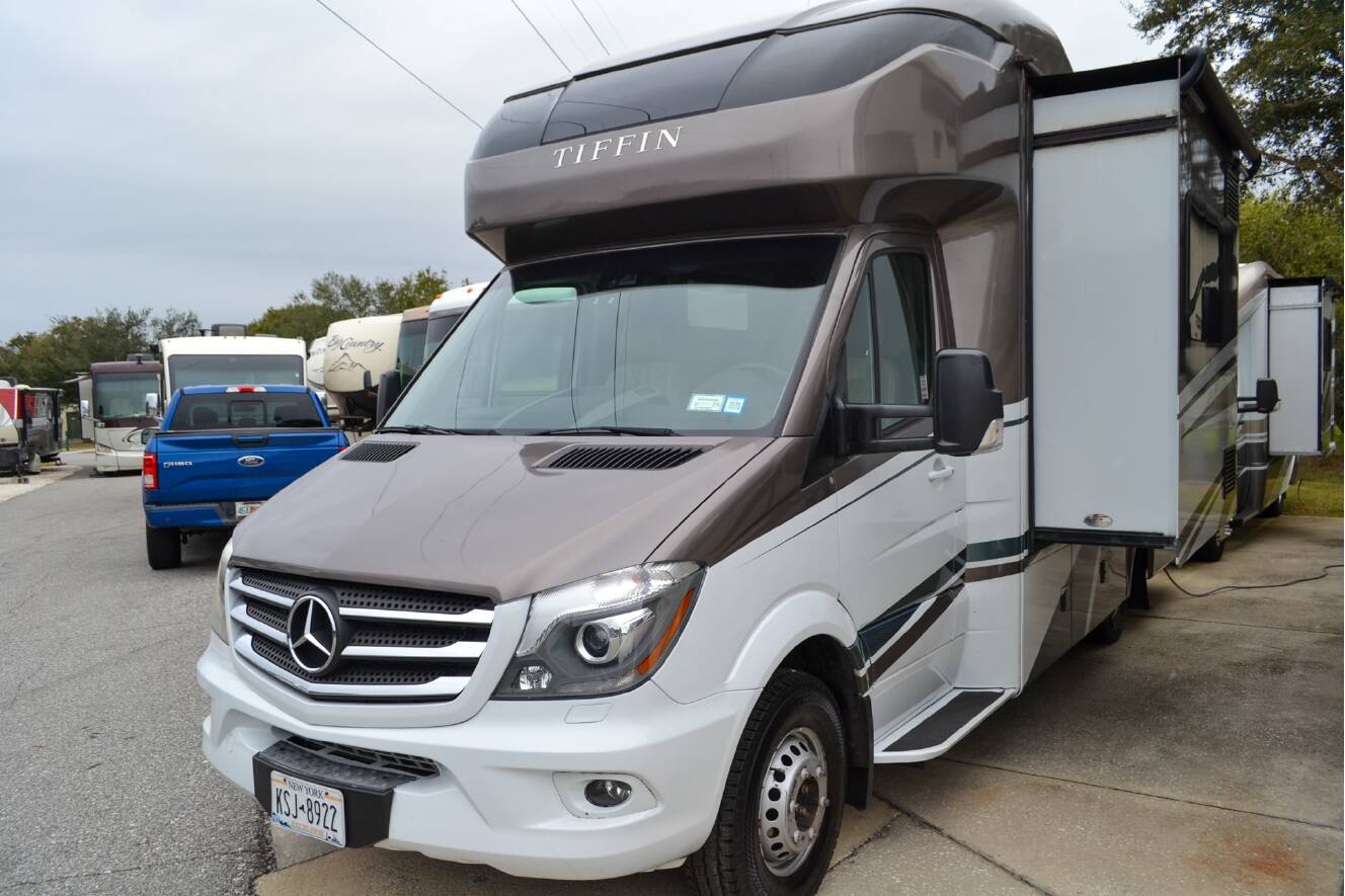 A photo of this 2019 Tiffin Motorhomes WAYFARER 24 TW
