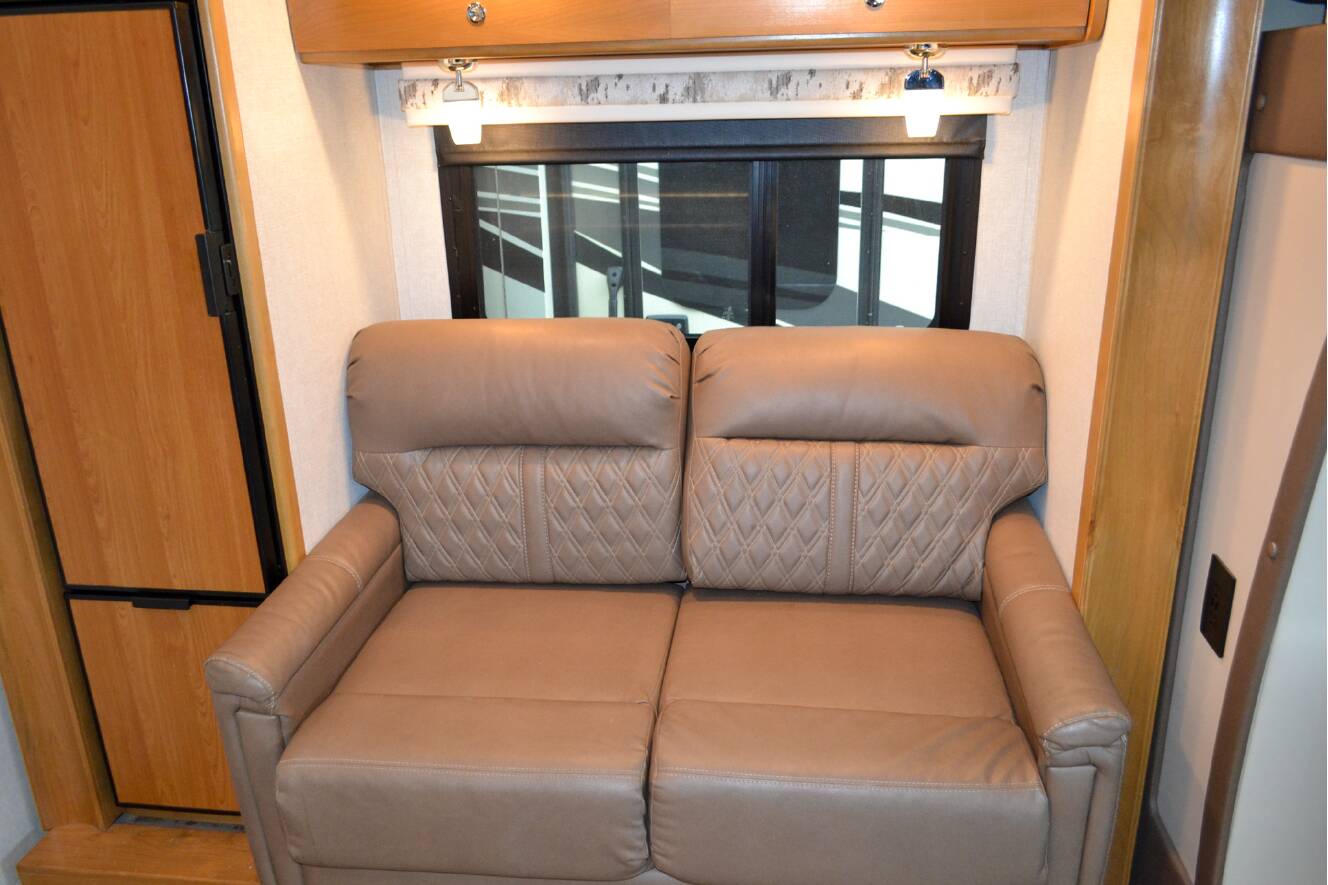 A photo of this 2019 Tiffin Motorhomes WAYFARER 24 TW
