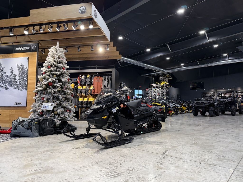 2023 Ski-Doo Renegade® X® 850 E-TEC Ice Ripper XT 1.5_10.25 in. /  in dickeyville WI