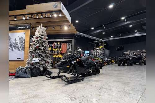 2023 Ski-Doo RenegadeĀ® XĀ® 850 E-TEC Ice Ripper XT 1.5_10.25 in. / in dickeyville WI