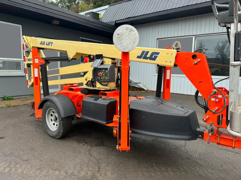 2023 JLG T350