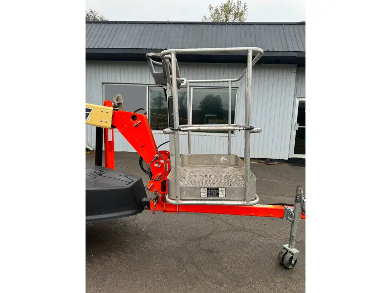 2023 JLG T350