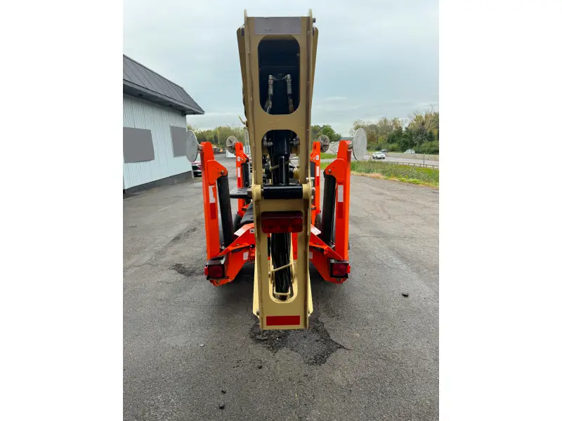 2023 JLG T350