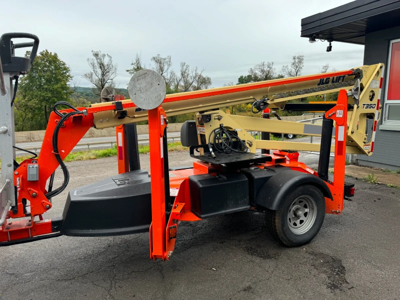2023 JLG T350