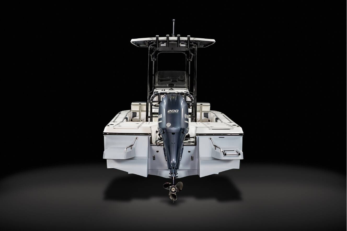 A photo of this 2024 Robalo 226 Cayman