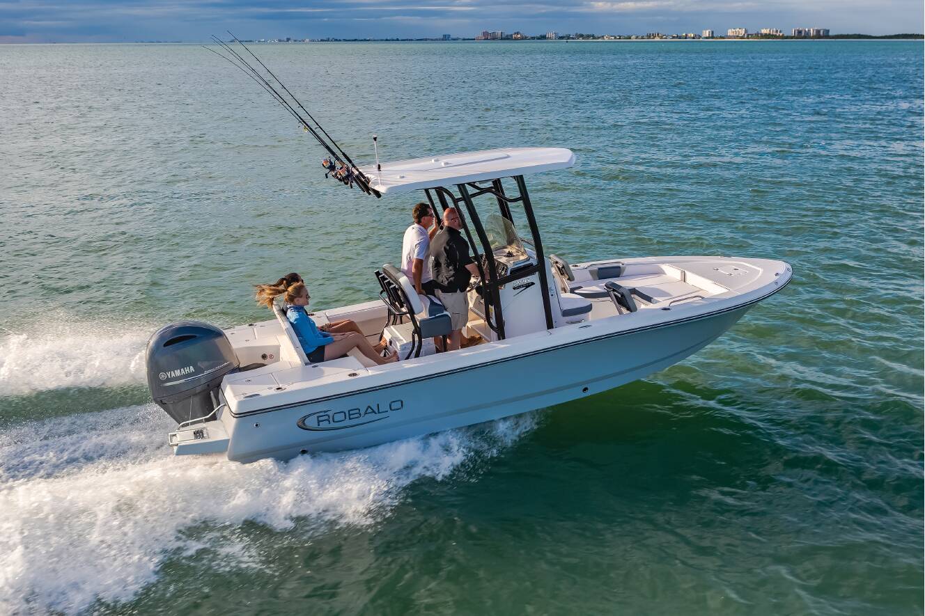 A photo of this 2024 Robalo 226 Cayman