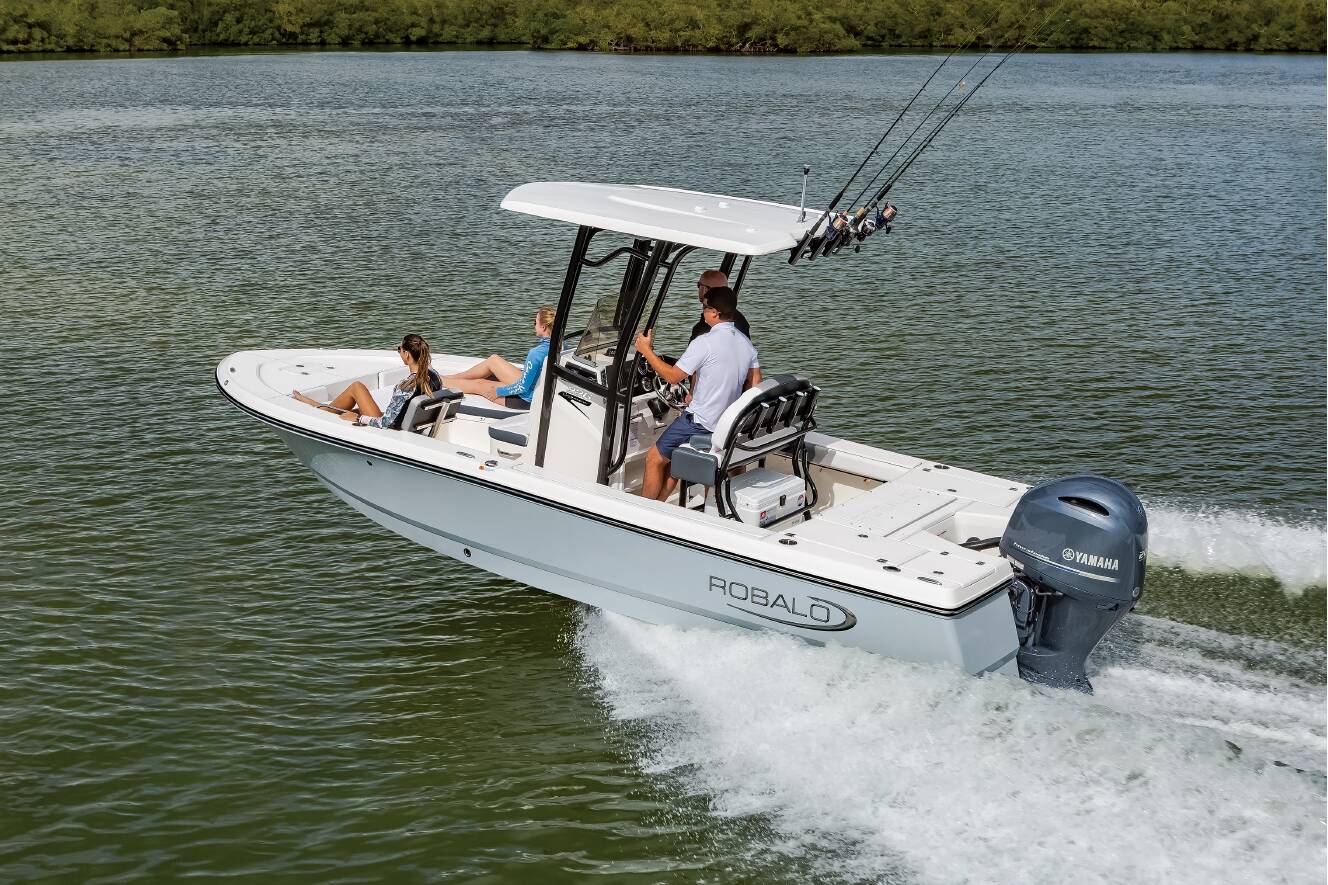 A photo of this 2024 Robalo 226 Cayman