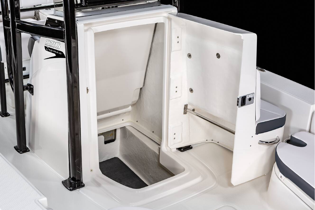 A photo of this 2024 Robalo 226 Cayman